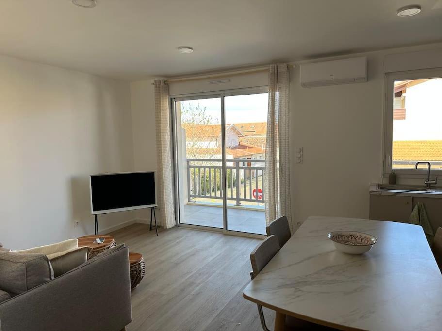 Tres Bel Appartement Neuf - Parking Et Terrasse ビスカロッス エクステリア 写真