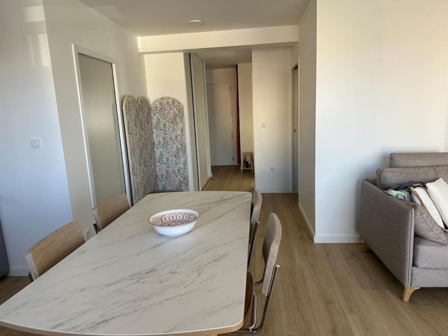 Tres Bel Appartement Neuf - Parking Et Terrasse ビスカロッス エクステリア 写真