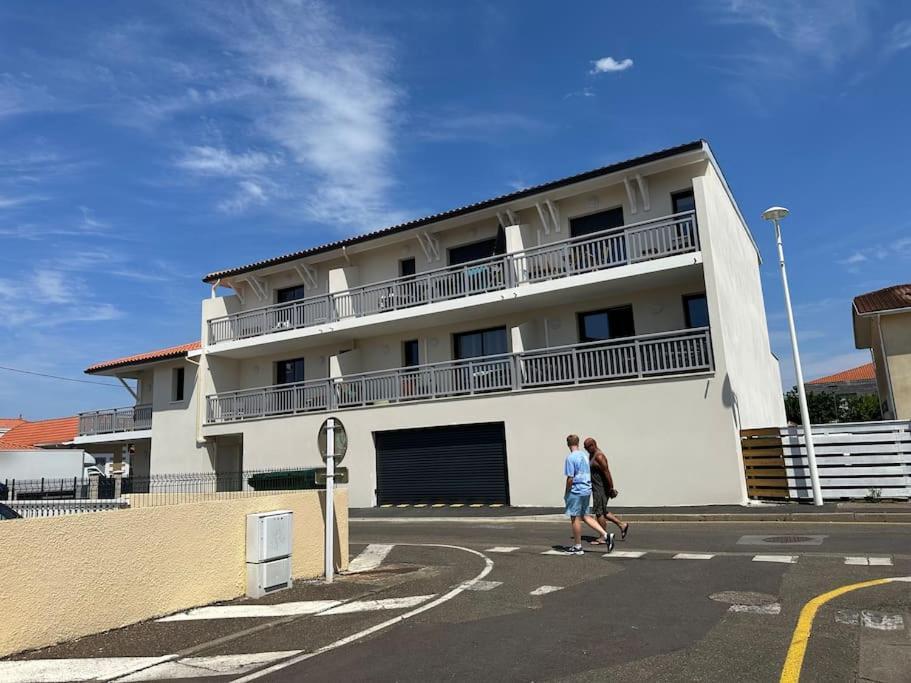 Tres Bel Appartement Neuf - Parking Et Terrasse ビスカロッス エクステリア 写真